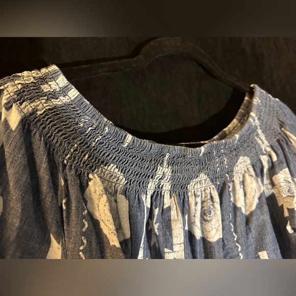 Mac & Me  Chambray denim roses Aztec off the shoulder shirt, Size L - Picture 6 of 7
